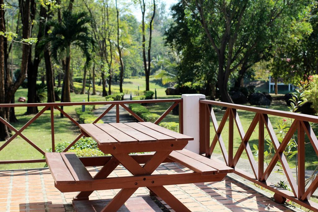 River Kwai Park & Resort Chongsadao Exterior photo